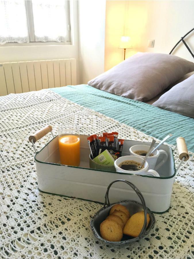 L'Atelier De Tess Bed and Breakfast Le Bec-Hellouin Eksteriør billede