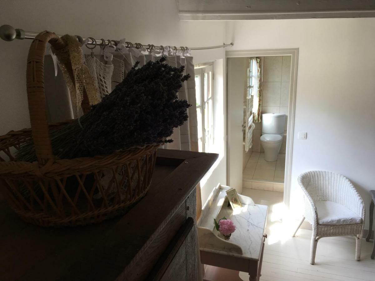 L'Atelier De Tess Bed and Breakfast Le Bec-Hellouin Eksteriør billede